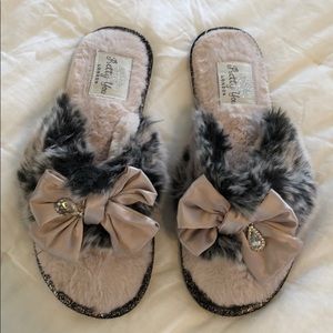 Pretty You London Toe Slippers